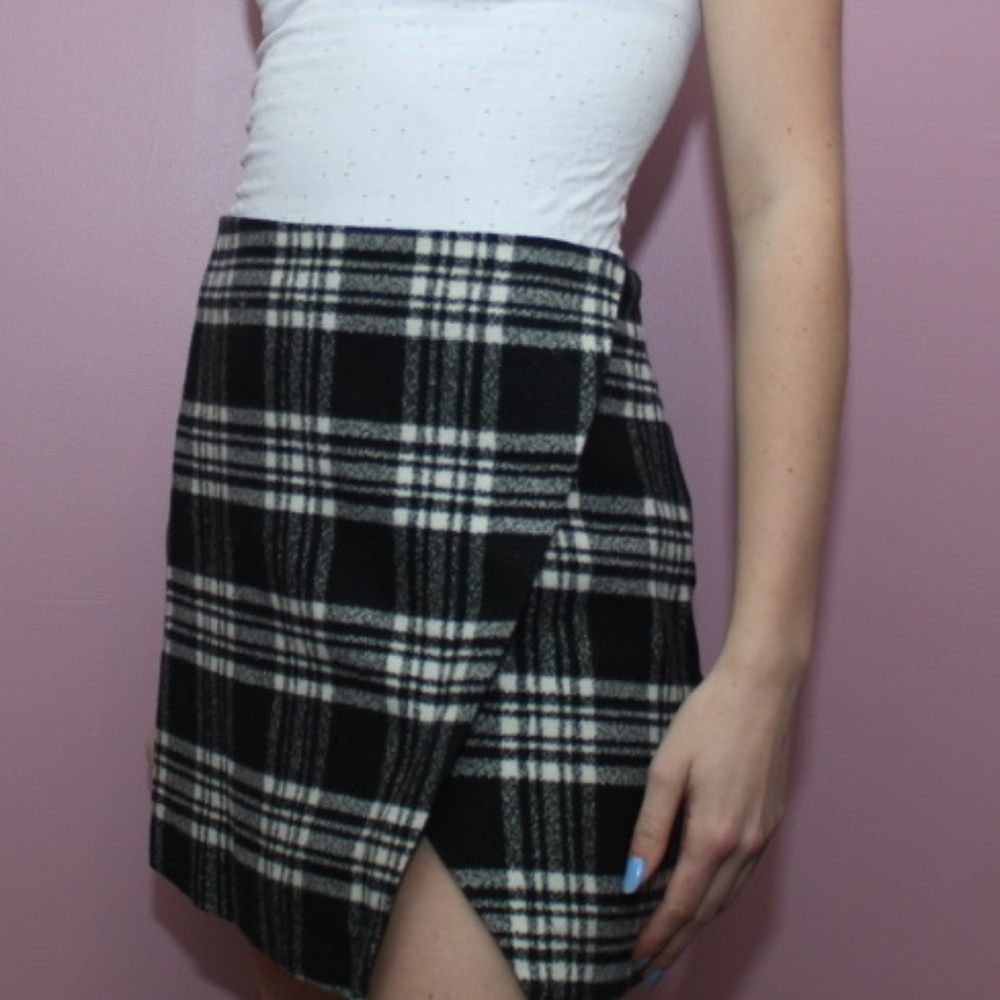 Abercrombie & Fitch B&W Plaid Mini Skirt